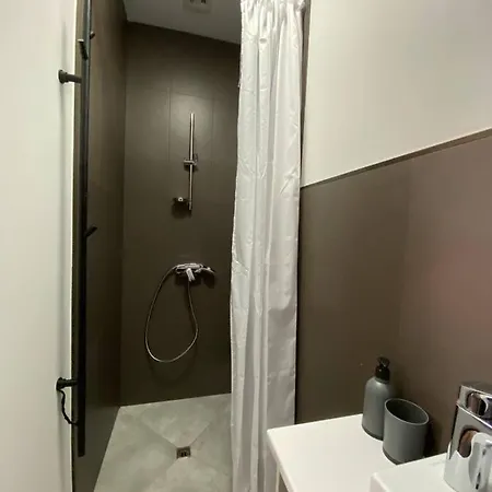 Riverside Guest house 3*